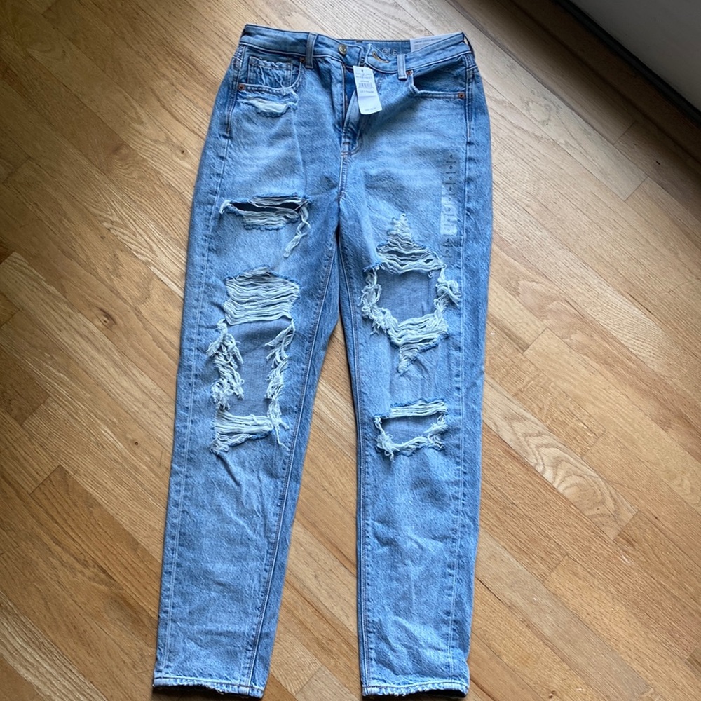 American eagle high rise mom jeans comfort stretch NWT size 0 waist 25”